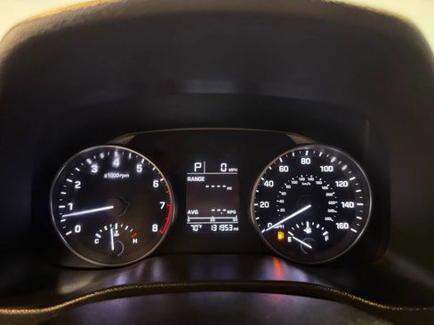 Used 2017 Hyundai Elantra SE image 12