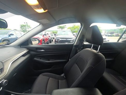 Used 2024 Nissan Altima 2.5 SV FWD image 25