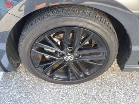 Used 2025 Toyota Camry SE FWD image 4