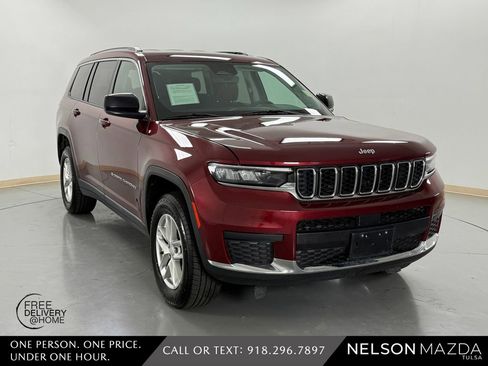 Used 2023 Jeep Grand Cherokee L Laredo image 4