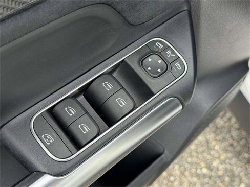 Certified 2022 Mercedes-Benz GLA 250 4MATIC image 18