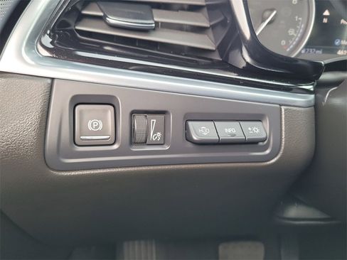 Used 2025 Cadillac XT6 Premium Luxury w/ Technology Package image 17