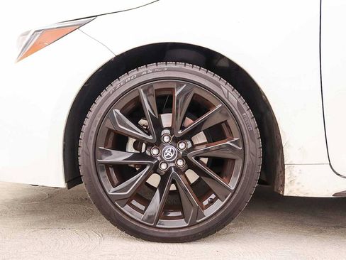 Used 2021 Toyota Corolla SE w/ Carpet Mat Package (TMS) FWD image 11