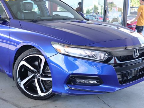 Used 2018 Honda Accord Sport image 2