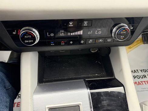 Used 2022 Mitsubishi Outlander SEL image 32