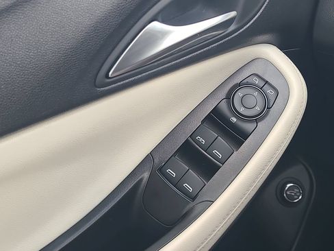Used 2024 Buick Encore GX Preferred w/ Comfort Package FWD image 18