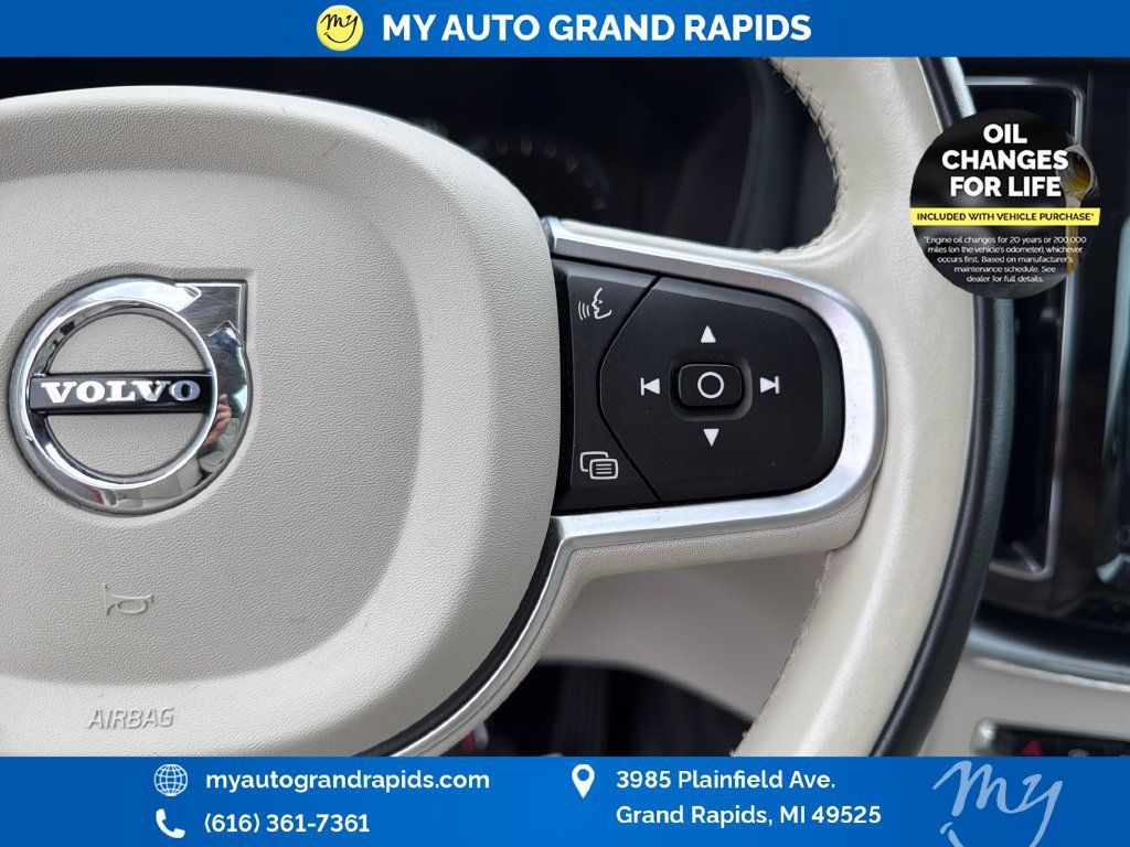 Used 2019 Volvo XC60 T6 Momentum w/ Protection Package Premier AWD/4WD image 16