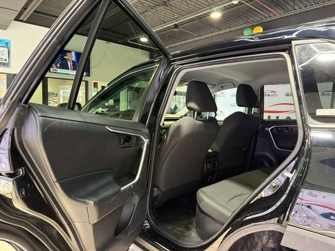Used 2021 Toyota RAV4 LE image 30
