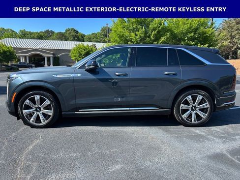 Used 2025 Cadillac Escalade IQ Luxury 2 w/ LPO, Premium Carpet Package AWD/4WD image 12