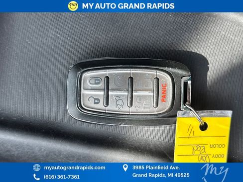 Used 2020 Chrysler Pacifica Touring w/ Cold Weather Group FWD image 35