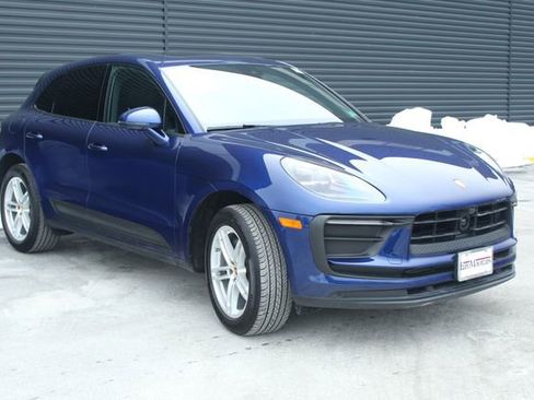 Certified 2024 Porsche Macan Base image 10