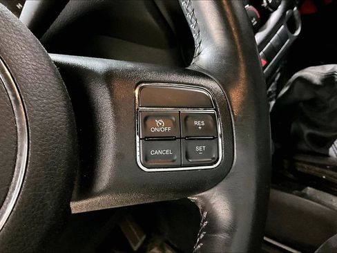 Used 2013 Jeep Wrangler Sport AWD/4WD image 20