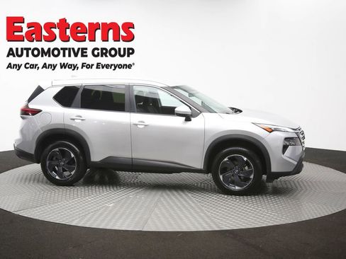 Used 2024 Nissan Rogue SV FWD image 45