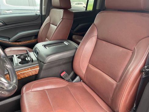 Used 2019 Chevrolet Suburban Premier w/ Premier Plus Edition AWD/4WD image 12