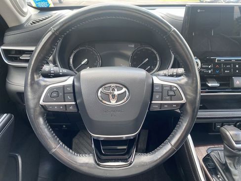 Used 2021 Toyota Highlander Platinum image 7