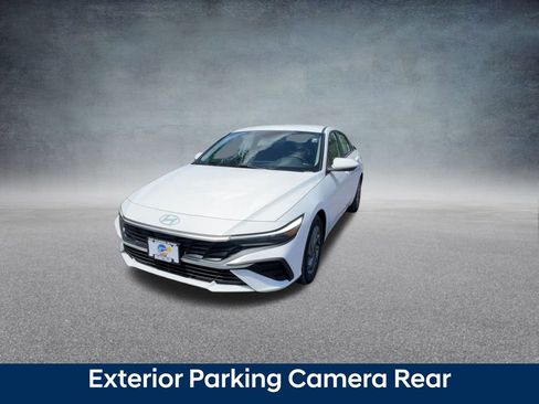 Used 2025 Hyundai Elantra Blue image 7