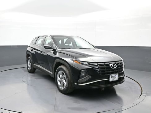 Used 2023 Hyundai Tucson SE image 3