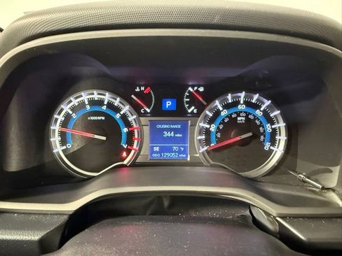 Used 2019 Toyota 4Runner TRD Off-Road Premium AWD/4WD image 19