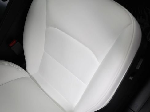 Used 2024 Tesla Model Y Long Range AWD/4WD image 35