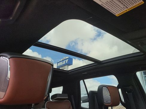 Certified 2023 GMC Yukon Denali Ultimate image 19