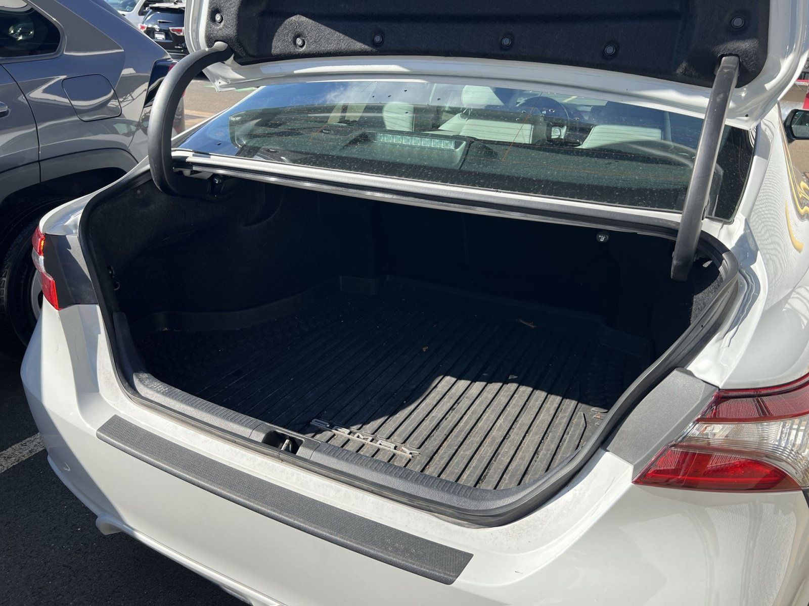Used 2024 Toyota Camry SE w/ Cold Weather Package FWD image 23