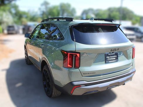 Used 2025 Kia Sorento SX AWD/4WD image 13
