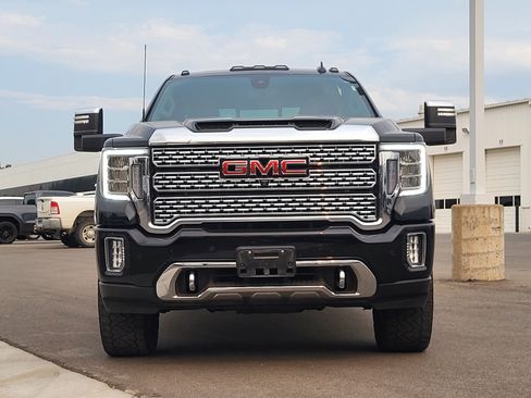 Used 2022 GMC Sierra 2500 Denali w/ Denali Ultimate Package AWD/4WD image 2