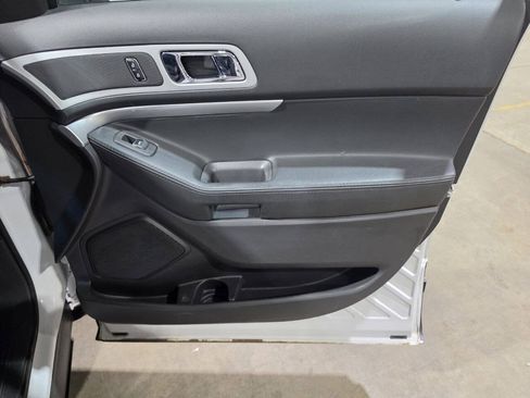 Used 2013 Ford Explorer XLT AWD/4WD image 33