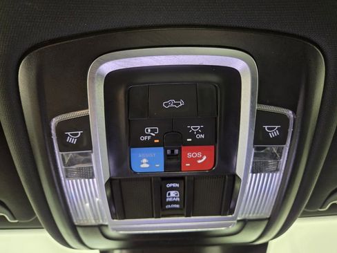 Used 2026 RAM 2500 Laramie AWD/4WD image 23