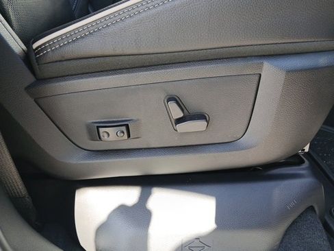 Used 2025 RAM 3500 Limited image 38