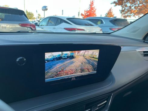 Used 2025 Buick Encore GX Preferred image 17