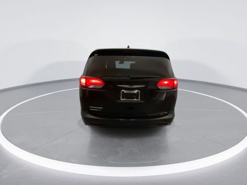 Used 2021 Chrysler Voyager LX w/ Cold Weather Group FWD image 3