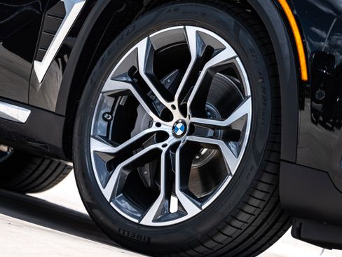 New 2026 BMW X5 xDrive50e image 7