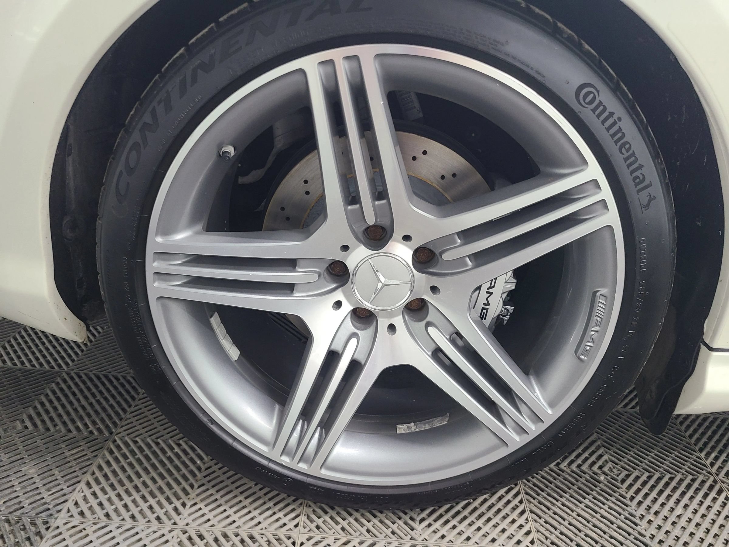 Used 2009 Mercedes-Benz CLS 63 AMG image 16