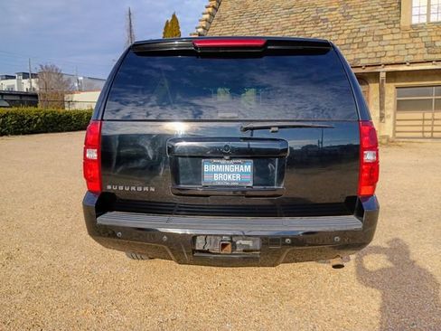 Used 2007 Chevrolet Suburban 2500 LT w/ LT Preferred Equipment Group image 11