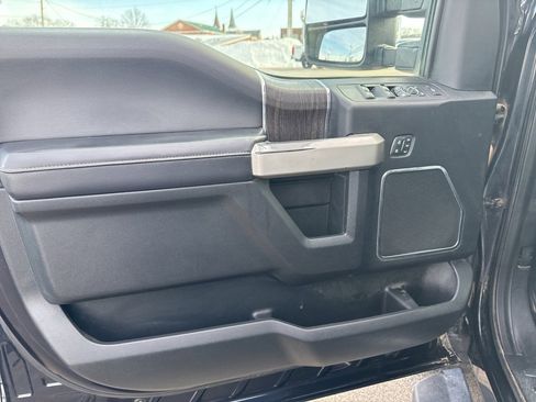 Used 2021 Ford F250 Lariat w/ Chrome Package image 19