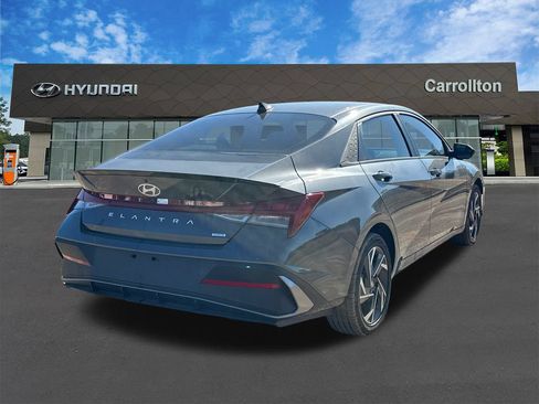 New 2025 Hyundai Elantra SEL FWD image 6