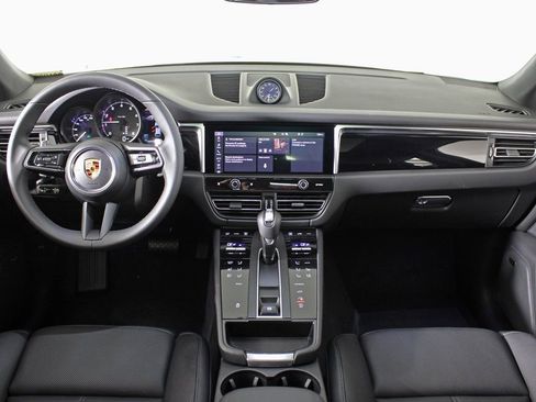 Certified 2026 Porsche Macan AWD/4WD image 20