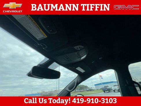 Used 2025 Chrysler Pacifica Select image 25