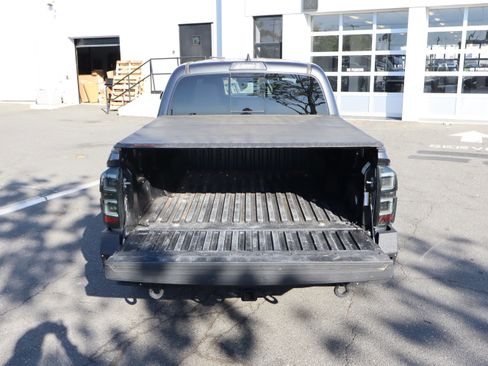 Used 2018 Toyota Tacoma TRD Sport image 13