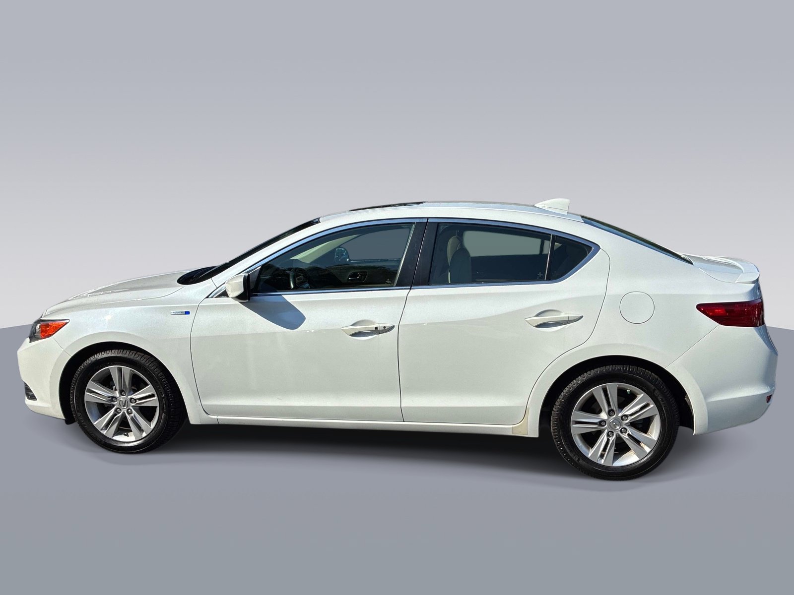 Used 2014 Acura ILX w/ Technology Package FWD image 4