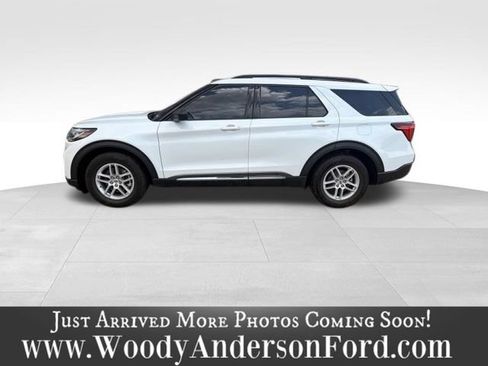 Used 2025 Ford Explorer Active RWD image 4