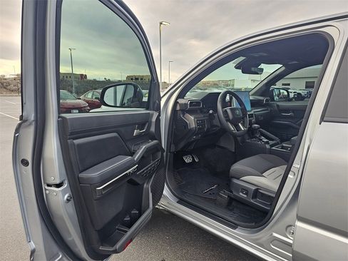 Used 2024 Toyota Tacoma TRD Sport image 18