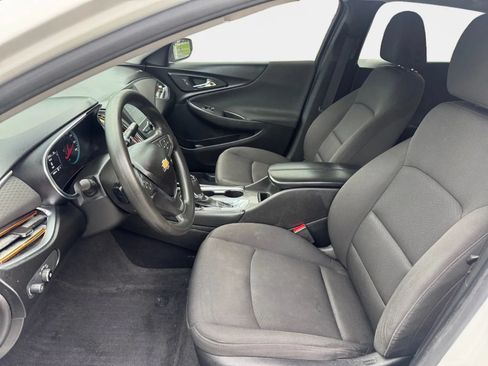 Used 2018 Chevrolet Malibu LT FWD image 9