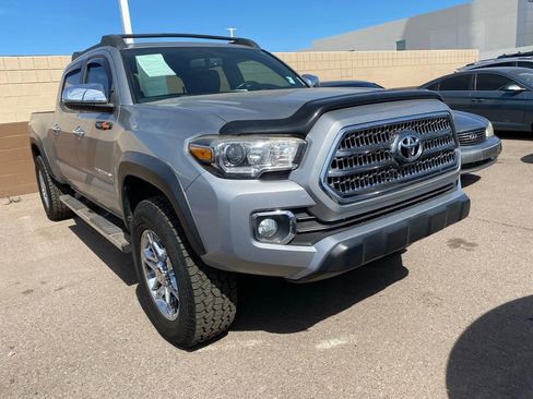 Used 2017 Toyota Tacoma TRD Off-Road w/ Tow Package image 2