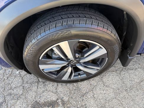 Used 2023 Nissan Rogue SL w/ SL Premium Package FWD image 31