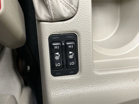 Used 2014 Subaru Impreza 2.0i Premium image 16