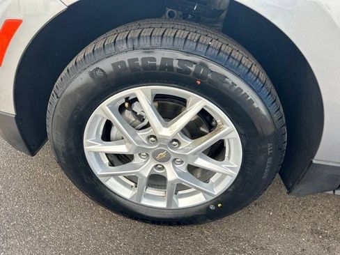 Used 2024 Chevrolet Equinox LT AWD/4WD image 48
