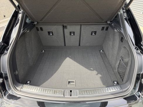 Certified 2023 Porsche Macan S image 17