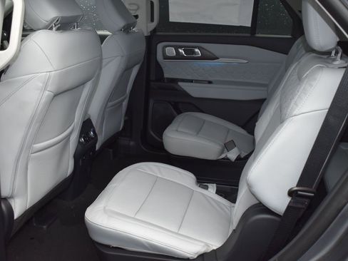 New 2026 Ford Explorer Platinum w/ LUX Leather Package image 8
